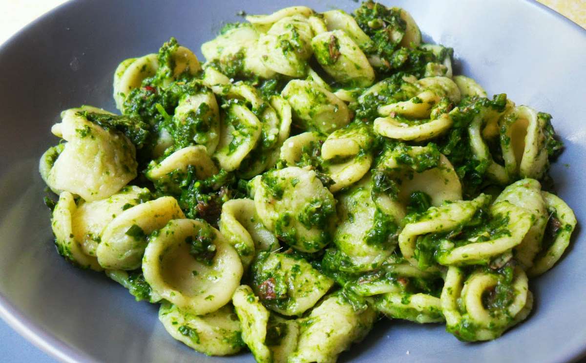 Orecchiette spinach and anchovies - bolognacoookingclass.com